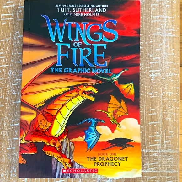 WINGS OF FIRE THE GRAPHIC NOVEL. INCLUDING BOOK 1,2,3 OF THE NOVEL - Picture 2 of 4
